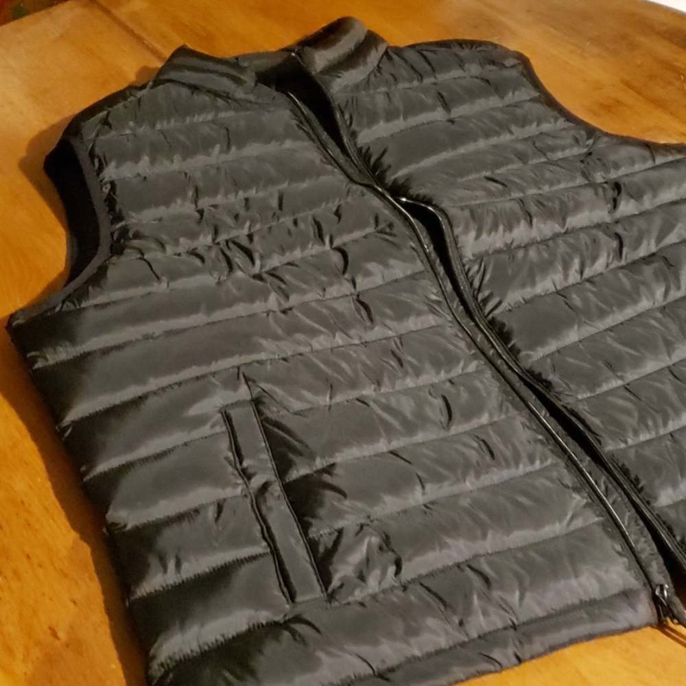 XL Aeropostale Black Vest - Picture 2 of 5
